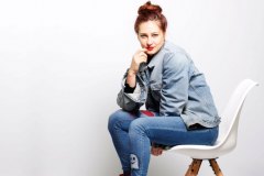 portrain-indoors-studio